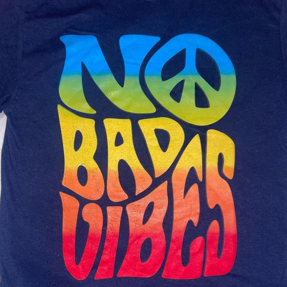ODM Graphic.. No Bad Vibes Unisex T-Shirt in Navy .. Size Small New - Picture 3 of 7